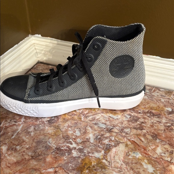 Converse Chuck Taylor Black and White Textured Hi Top Sneakers-Sz 7.5 - Picture 4 of 10